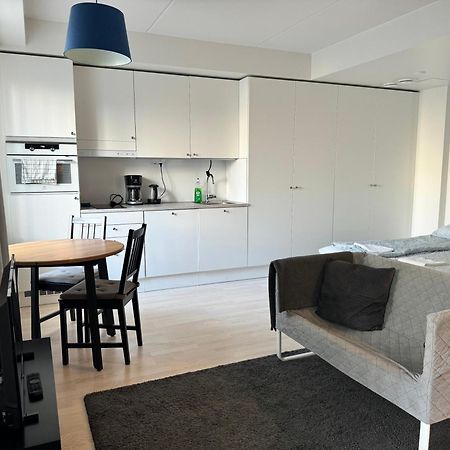 Easy Stay Rooms & Apartments Near Airport วานตา ภายนอก รูปภาพ